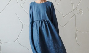 flowy midi raglan sleeve dress in blue linen