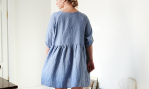 Comfy raglan dress with three quarter sleeves and side pockets